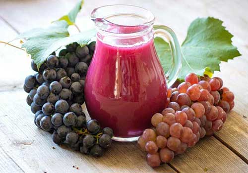 پاک کردن لکه آب انگور از روی فرش